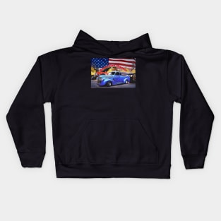 Classic Old American Truck in Blue with American Flag Kids Hoodie